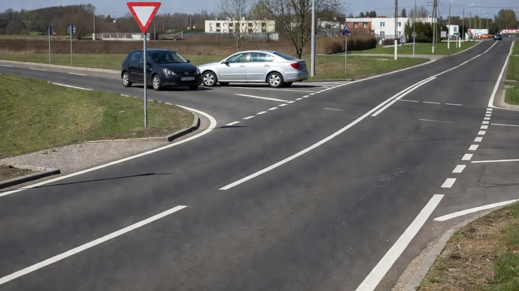 Wymuszenie pierwszeństwa – jaki mandat grozi kierowcy?